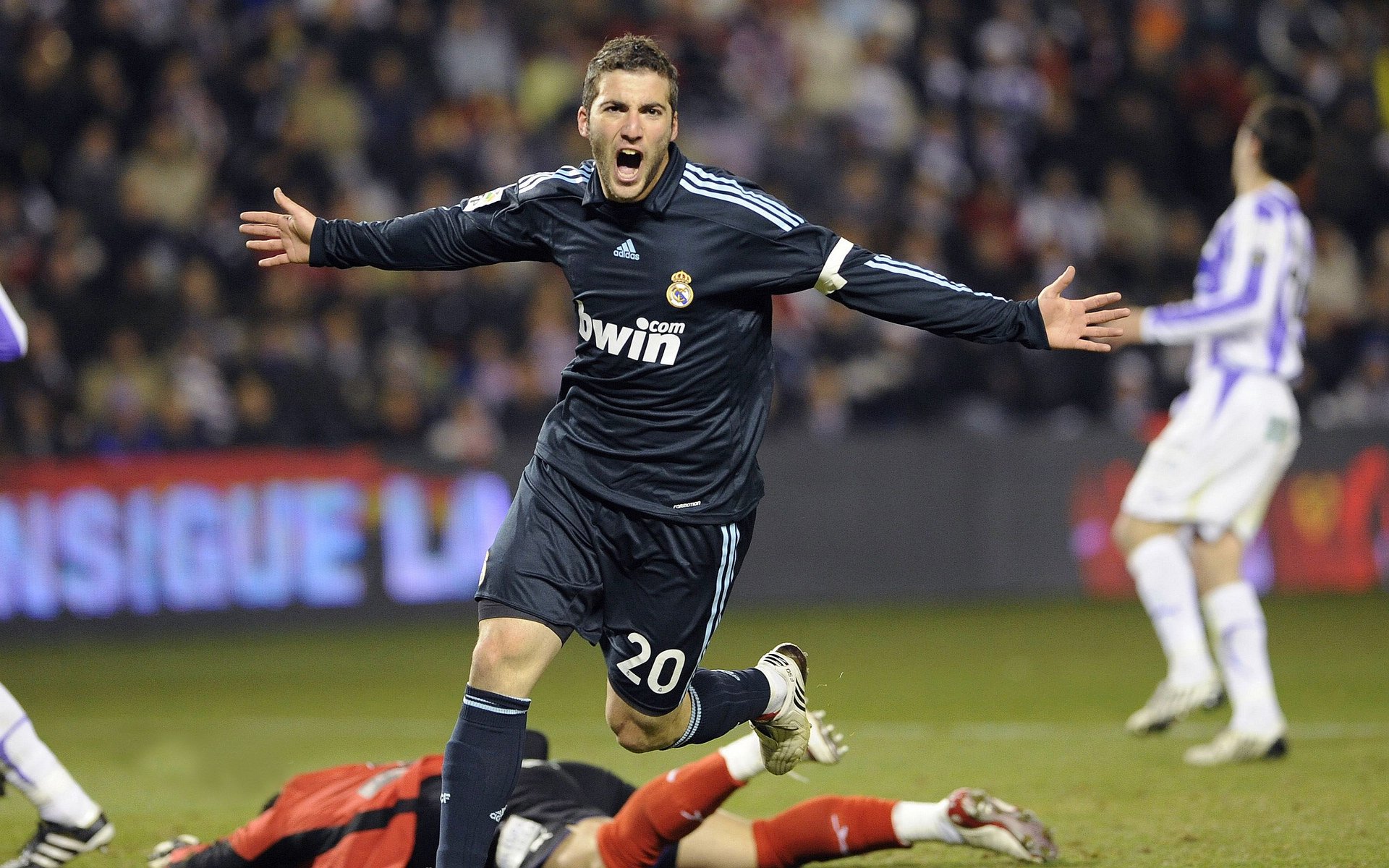 九游娱乐官方平台-法甲新星崭露头角：未来领袖冉冉升起！，法甲新秀